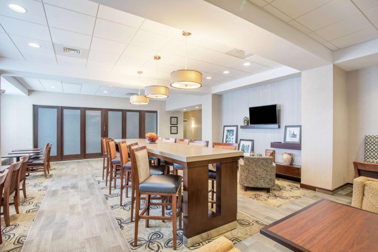 Hampton Inn Philadelphia/Voorhees Exterior photo